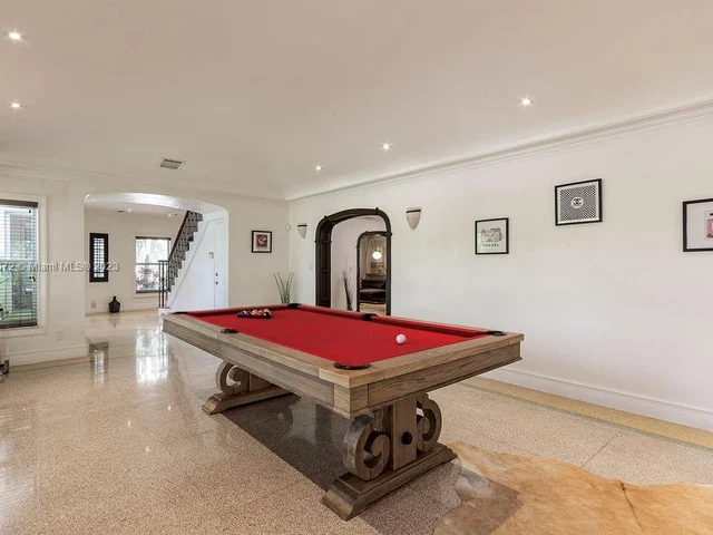 1051 NE 89th St, Miami FL 33138