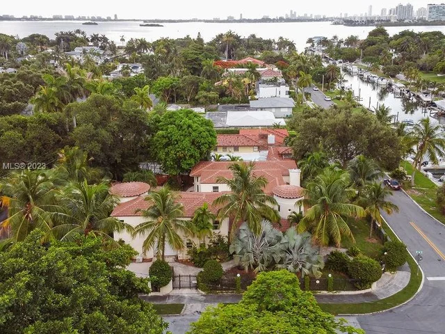 1051 NE 89th St, Miami FL 33138