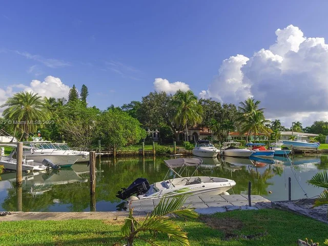 1051 NE 89th St, Miami FL 33138