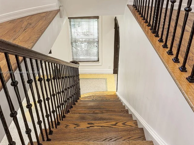 1051 NE 89th St, Miami FL 33138