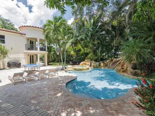 1051 NE 89th St, Miami FL 33138