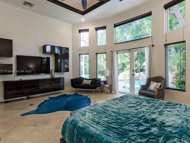 1051 NE 89th St, Miami FL 33138