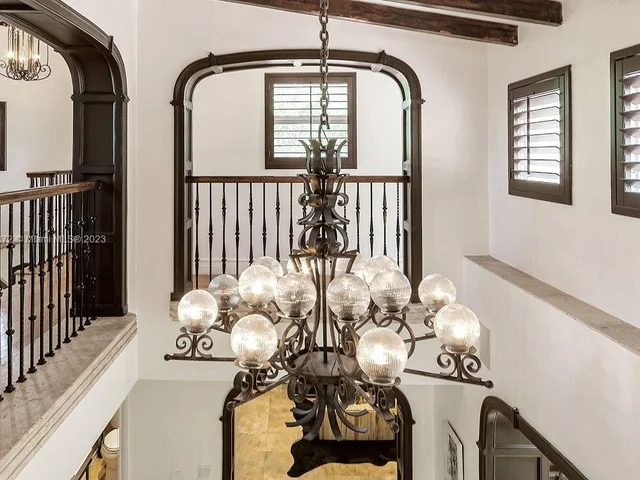 1051 NE 89th St, Miami FL 33138