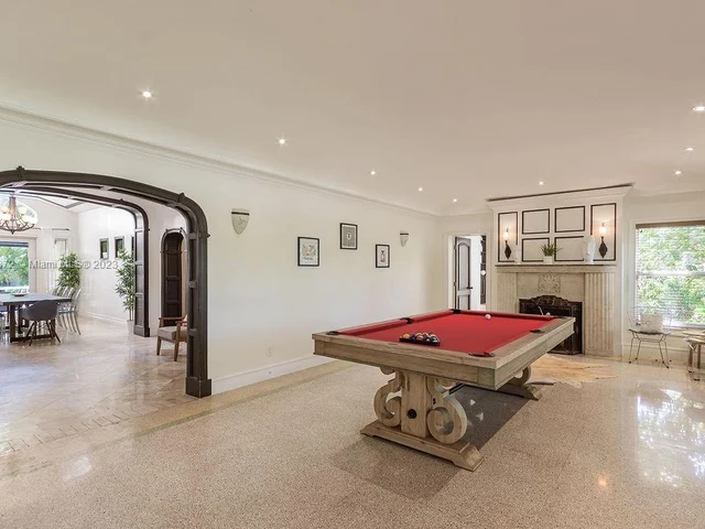 1051 NE 89th St, Miami FL 33138