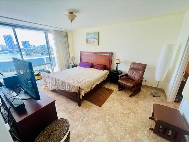 900 Bay Dr # 810, Miami Beach FL 33141