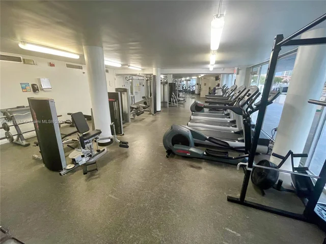 900 Bay Dr # 810, Miami Beach FL 33141