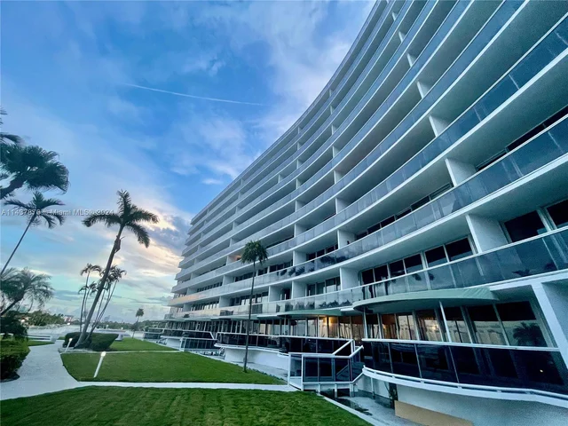 900 Bay Dr # 810, Miami Beach FL 33141