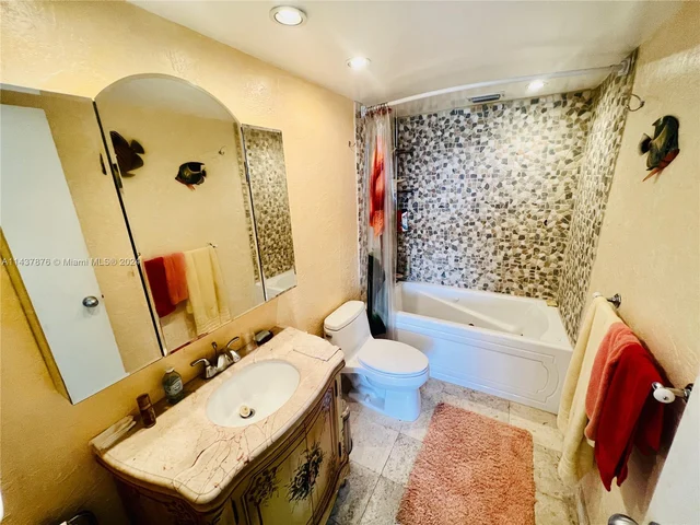 900 Bay Dr # 810, Miami Beach FL 33141