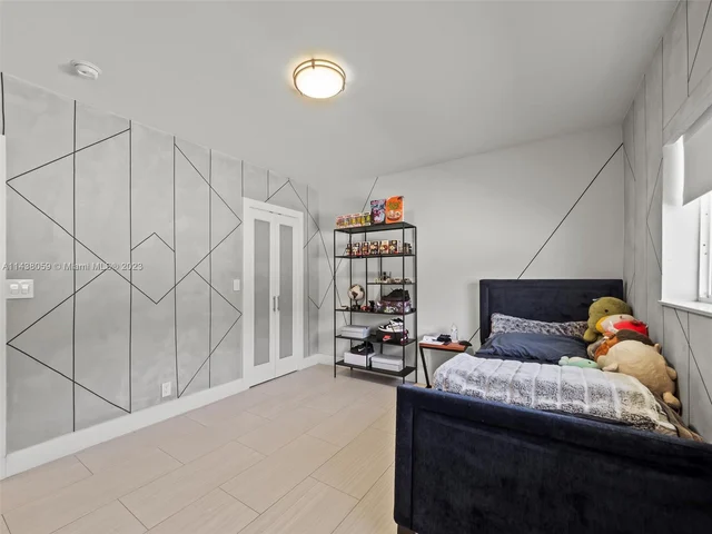 2120 NE 208th St, Miami FL 33179