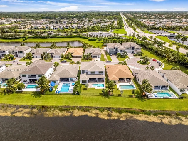 8853 New River Falls Rd, Boca Raton FL 33496