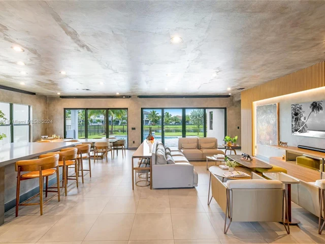 8853 New River Falls Rd, Boca Raton FL 33496