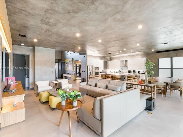 8853 New River Falls Rd, Boca Raton FL 33496