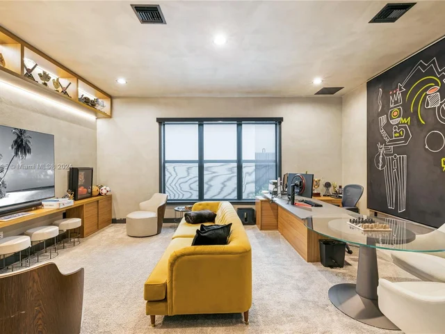 8853 New River Falls Rd, Boca Raton FL 33496