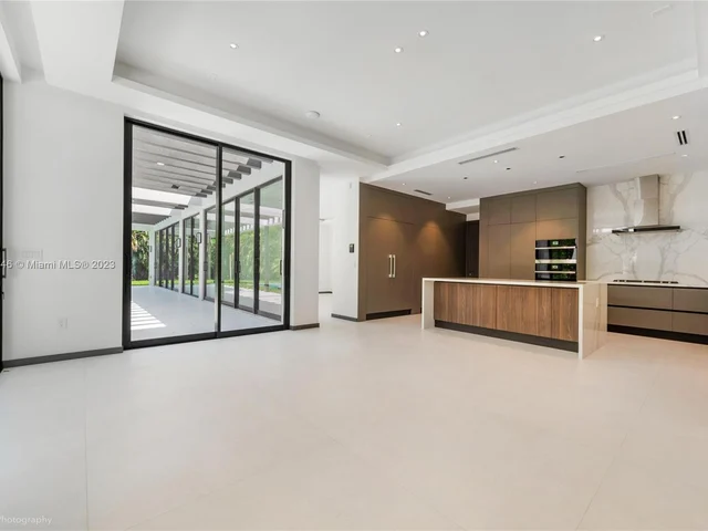 8000 SW 62nd Ct, Miami FL 33143