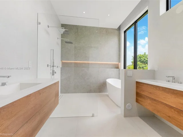 8000 SW 62nd Ct, Miami FL 33143