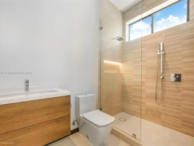 8000 SW 62nd Ct, Miami FL 33143