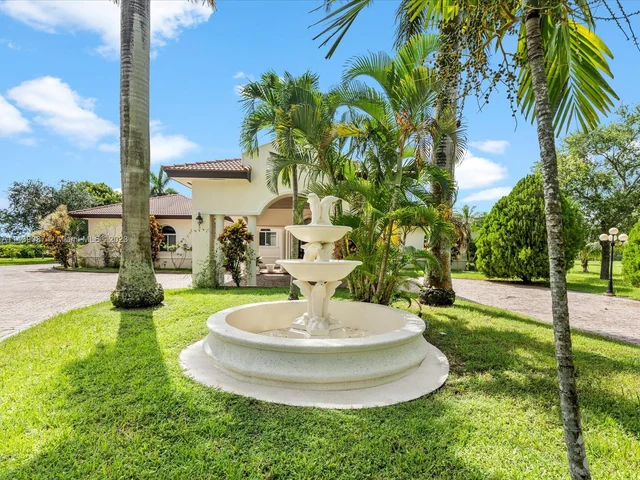 20571 SW 140th Ave, Miami FL 33177