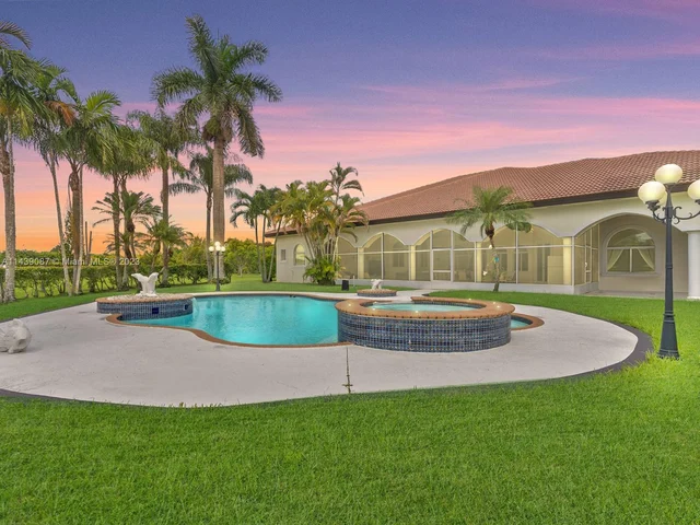 20571 SW 140th Ave, Miami FL 33177