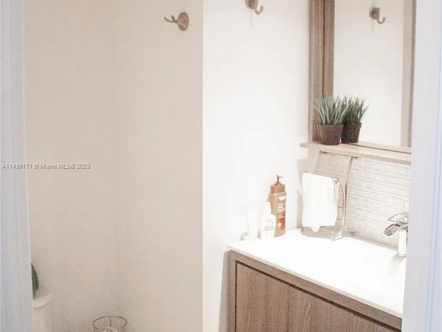 6301 Collins Ave # 807, Miami Beach FL 33141