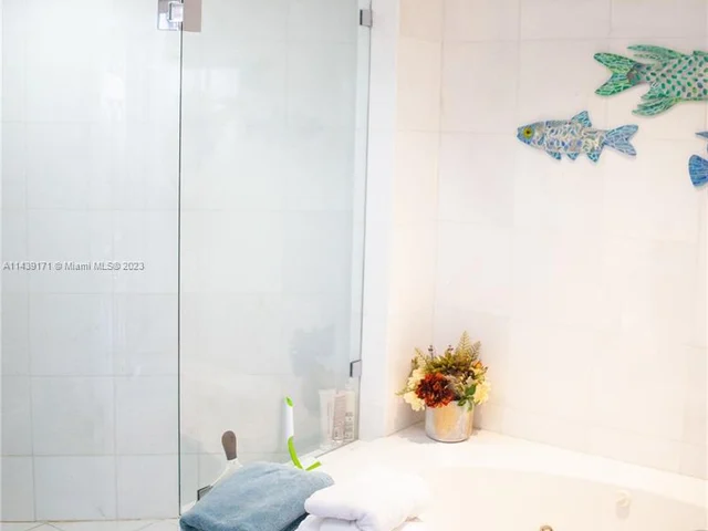 6301 Collins Ave # 807, Miami Beach FL 33141