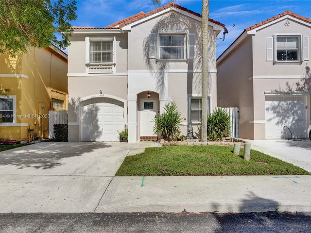 4185 Tree Tops Rd, Cooper City FL 33026