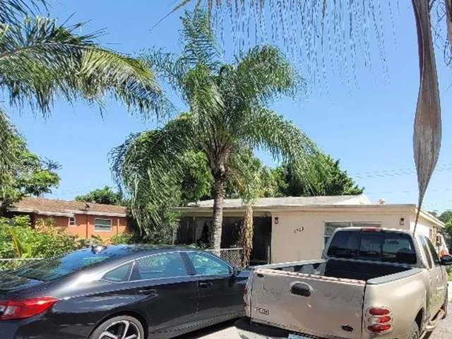 4720 Myrtle Ln, West Palm Beach FL 33417