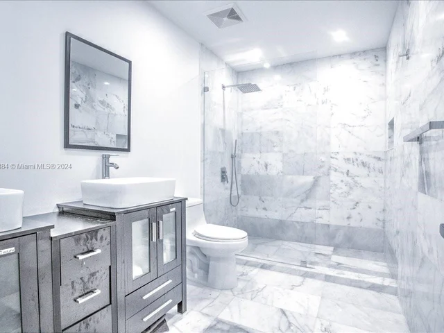 5163 NW 106th Ave, Doral FL 33178