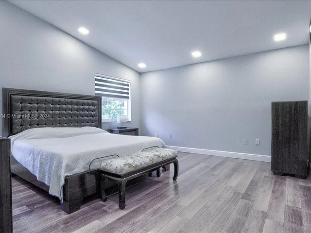 5163 NW 106th Ave, Doral FL 33178