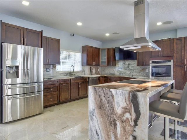 5163 NW 106th Ave, Doral FL 33178