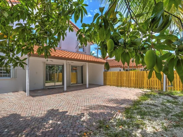 5163 NW 106th Ave, Doral FL 33178