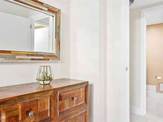 3801 S Ocean Dr # 1A, Hollywood FL 33019