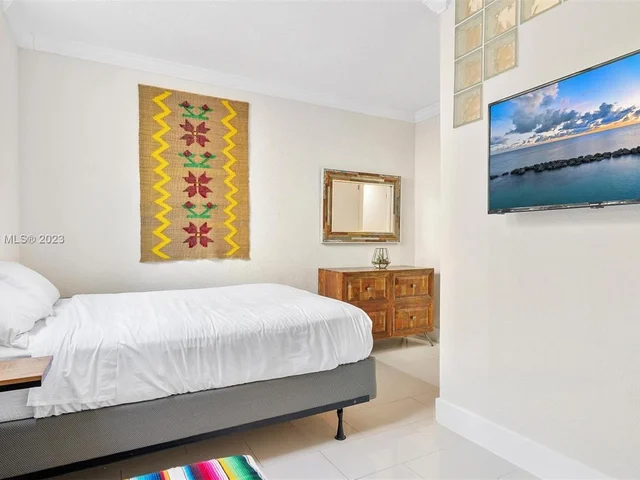 3801 S Ocean Dr # 1A, Hollywood FL 33019