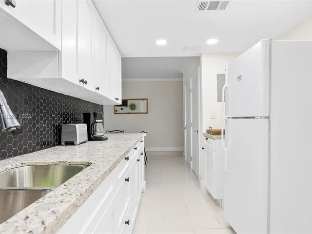 3801 S Ocean Dr # 1A, Hollywood FL 33019