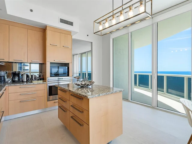 15901 Collins Ave # 1601, Sunny Isles Beach FL 33160