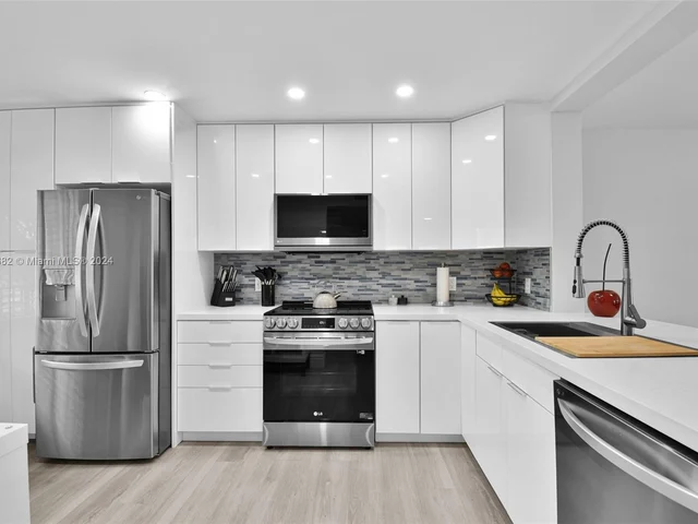 901 SW 138th Ave # 208C, Pembroke Pines FL 33027