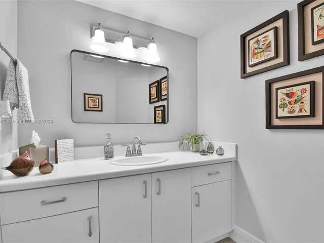 901 SW 138th Ave # 208C, Pembroke Pines FL 33027