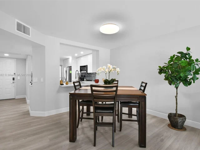 901 SW 138th Ave # 208C, Pembroke Pines FL 33027