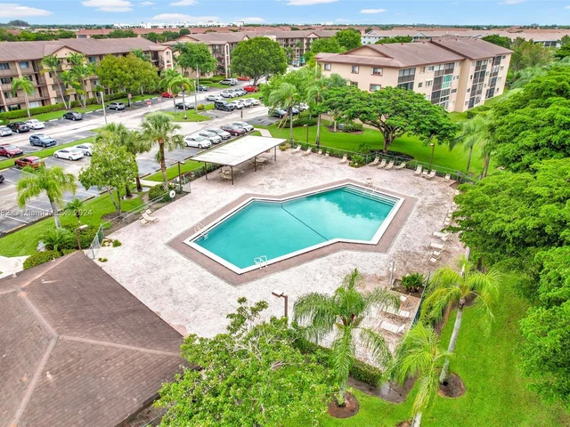 901 SW 138th Ave # 208C, Pembroke Pines FL 33027