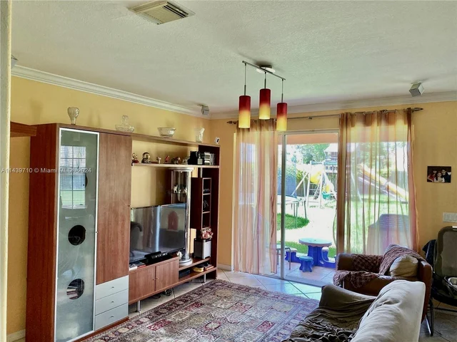 10709 SW 240th Ter, Homestead FL 33032