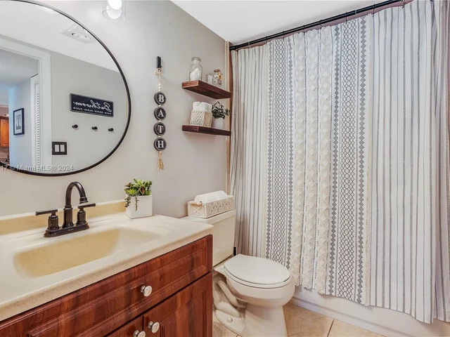 401 Ocean Dr # 324, Miami Beach FL 33139