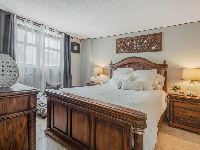 401 Ocean Dr # 324, Miami Beach FL 33139