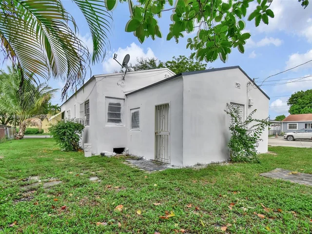 4921 NW 6th Ave, Miami FL 33127