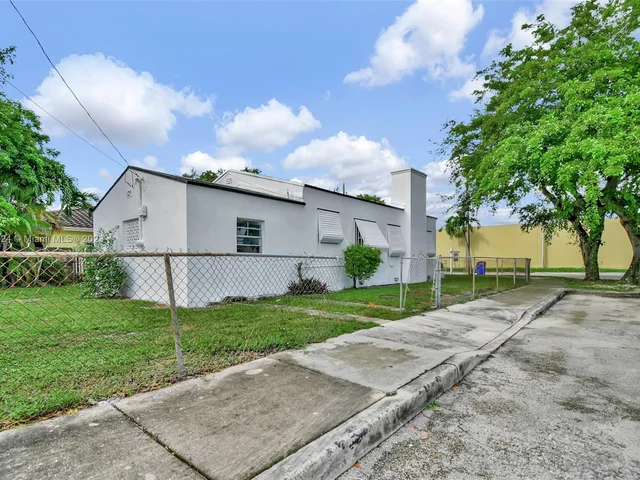 4921 NW 6th Ave, Miami FL 33127