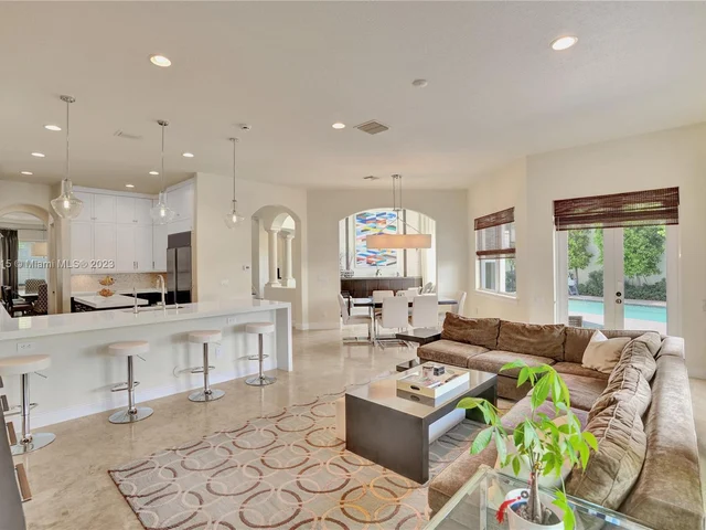 1426 Commodore Way, Hollywood FL 33019