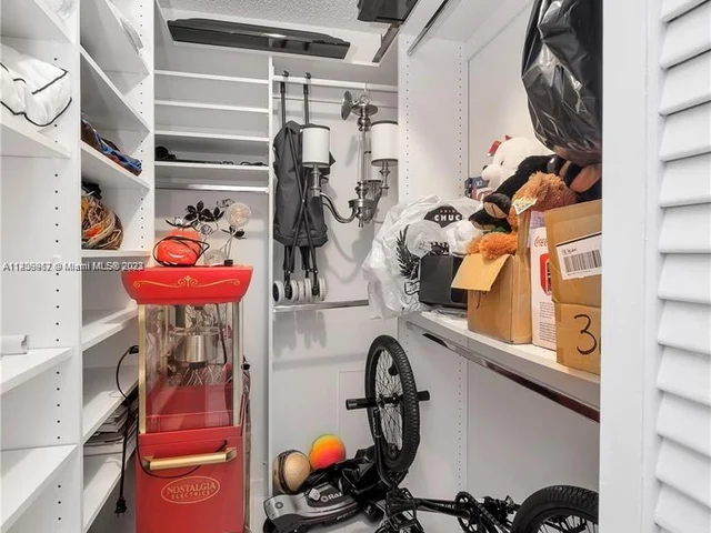 2301 S Ocean Dr # 306, Hollywood FL 33019