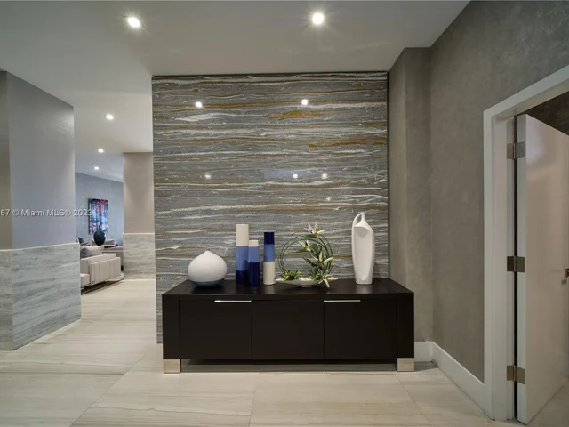 2301 S Ocean Dr # 306, Hollywood FL 33019