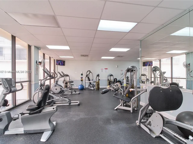 2301 S Ocean Dr # 306, Hollywood FL 33019