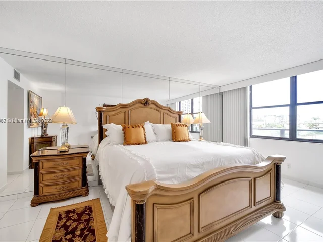 2301 S Ocean Dr # 306, Hollywood FL 33019