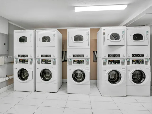 1720 Harrison St # 14E, Hollywood FL 33020