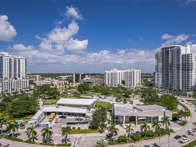 1720 Harrison St # 14E, Hollywood FL 33020